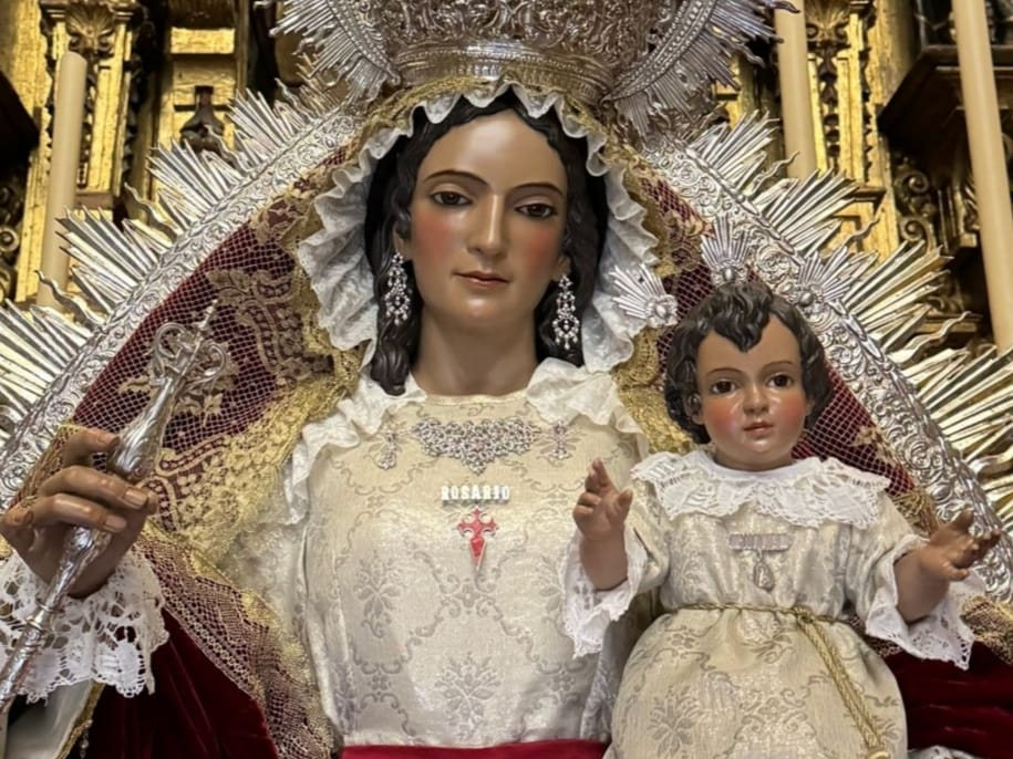 Repuesta al culto la Virgen del Rosario de Alcalá de Guadaíra tras su restauración